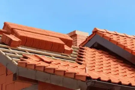Pose et rénovation de toiture en tuiles à Cubnezais